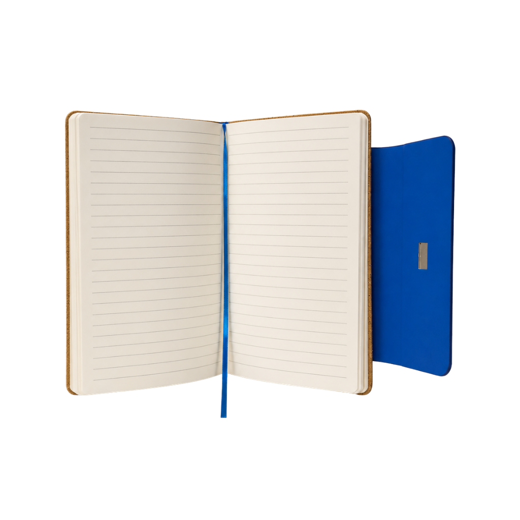 LIBRETA, PAPEL, AZUL, 14,8 x 21 cm, Magnus 80 páginas de líneas, 70 gramos 80 con pasta corcho con cierre magnético, lapicero y listón