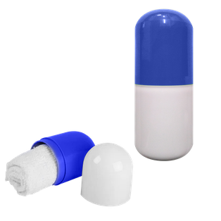estuche, plástico, azul, 4.8*10.5+20*20 centimetros, forma de capsula con toalla