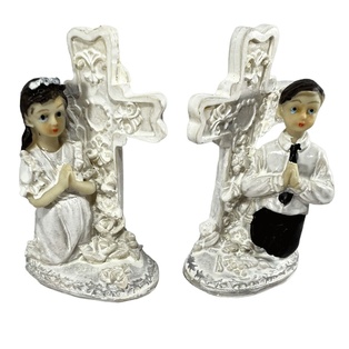 figura en resina para primera comunión 9.5*6  cm