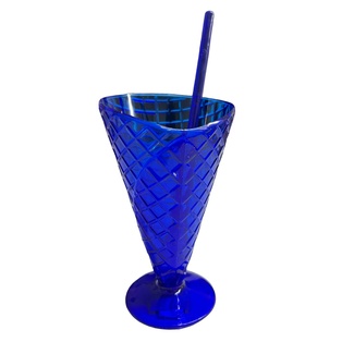 copa azul con cucharita para helado